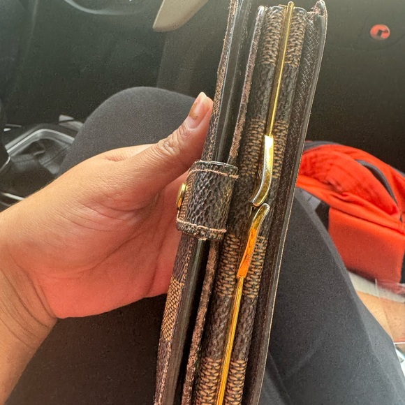 Louis Vuitton Wallet Authentic - Picture 5 of 6